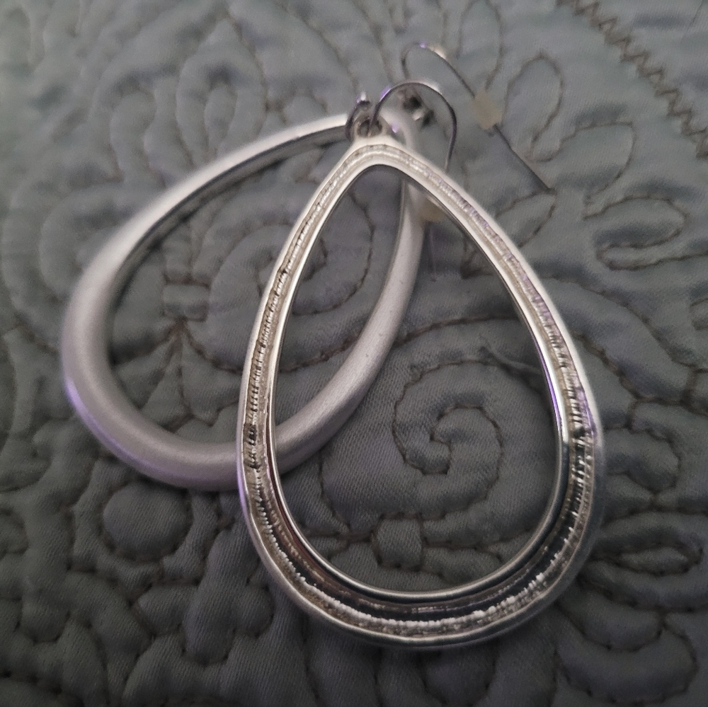 Matte Silver Earrings - Picture 2 of 3